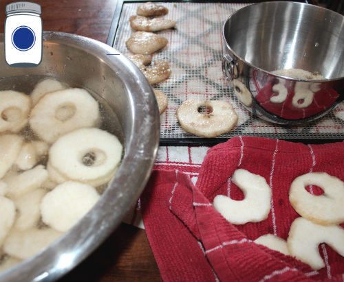 Soaking and Drying Pear Slices