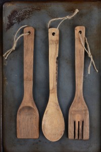 Hanging loops on wooden utensils made of kitchen twine
