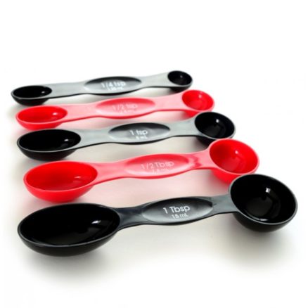 magnetic measuring spoons spread out