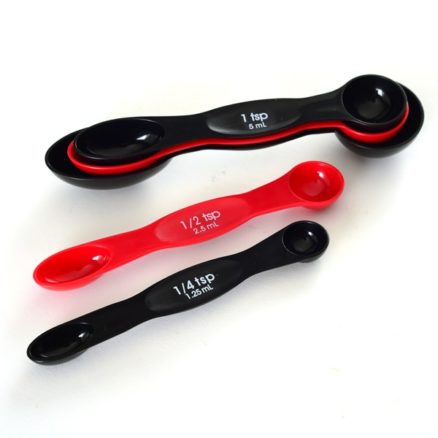 magnetic measuring spoons together apart